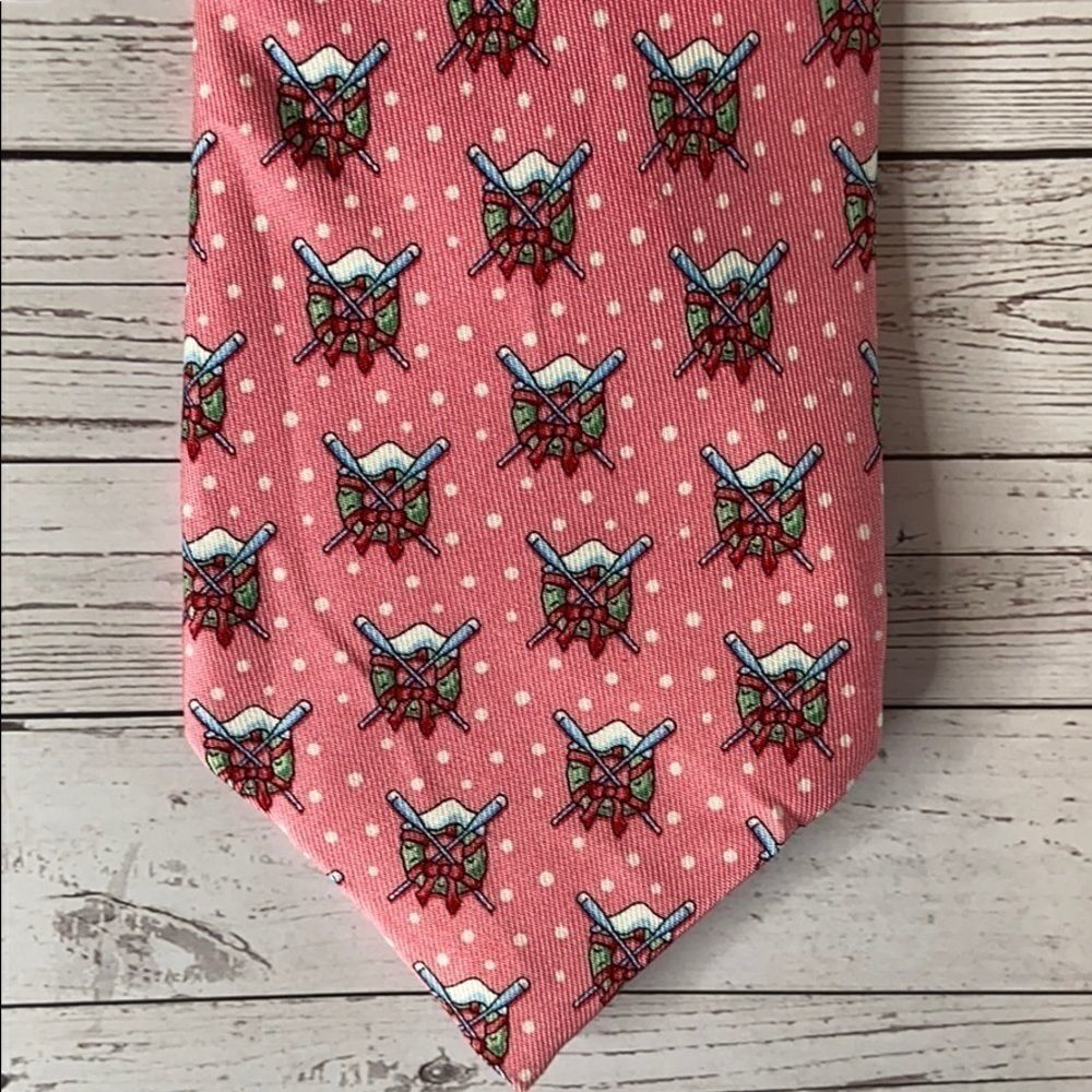 𝅺NWT Boys Vineyard Vines Christmas wreath oars tie